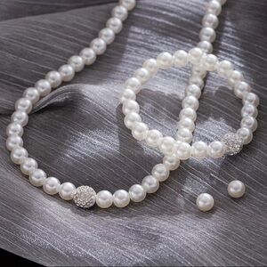 Elegant Pearl Necklace and Bracelet Set
